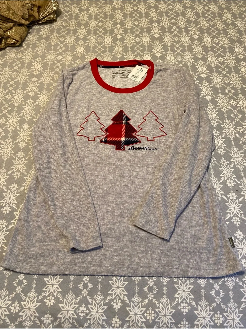 Eddie Bauer Women’s Gray Long-Sleeve Top with Red Plaid Tree Accent Size S NWT